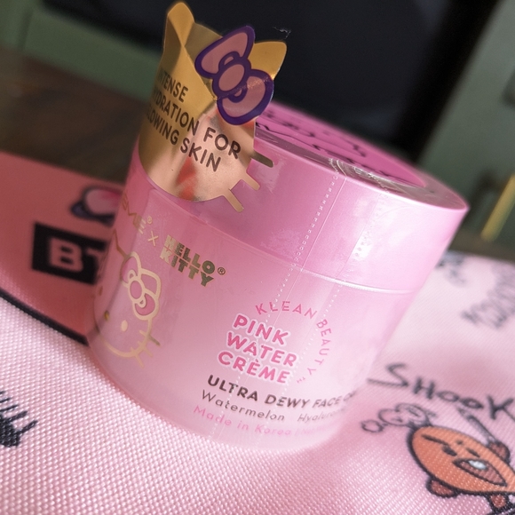The Crème Shop x Hello Kitty Pink Water Creme - Klean Beauty - Unopened, Unused - Picture 4 of 5